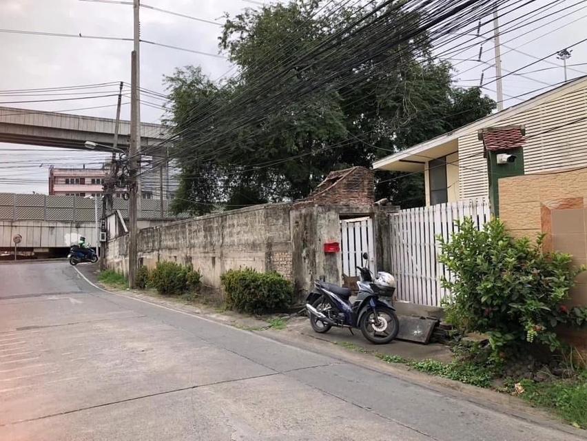 ที่ดินพร้อมสิ่งปลูกสร้าง แปลงมุมริมถนนรามคำแหง24 เหมาะแก่การลงทุน 8
