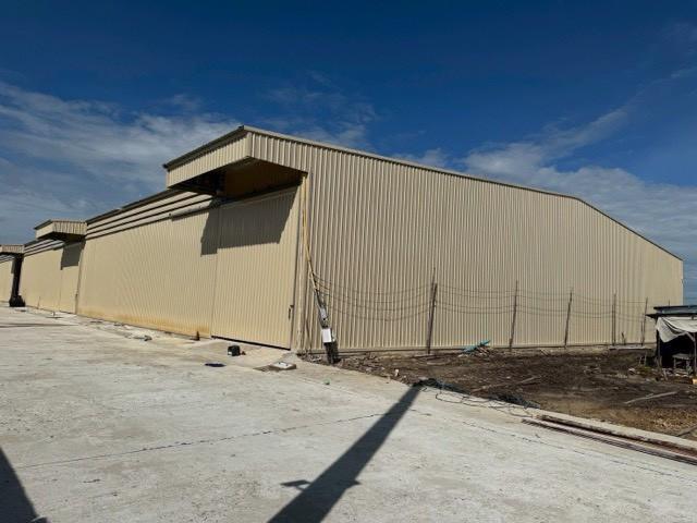 ให้เช่าโรงงานโกดัง ถนนบางบัวทอง-สุพรรณบุรีหรือถนนสาย 340 พื้นที่รวม 2625 ตร.ม. แบ่งเช่าได้ รถบรรทุก–เทรลเลอร์เข้าออกสะดวก เหมาะสำหรับโรงงานผลิต, ศูนย์ 1