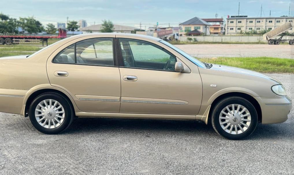 Nissan Sunny สภาพดีมือสอง 4