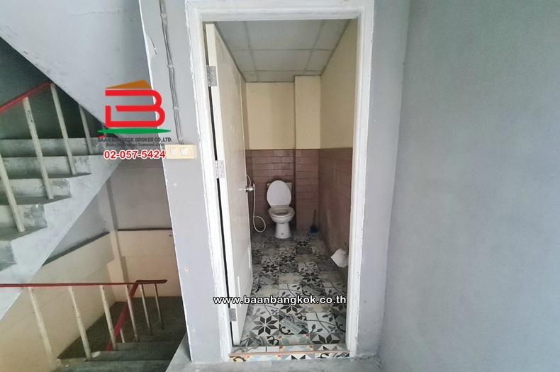 อาคารพาณิชย์ เนื้อที่ 17.4 ตร.ว. หมู่บ้านขวัญนนท์ (ซอยประชาราษฎร์ 9/1) ถนนประชาราษฎร์ ตำบลสวนใหญ่ อำเภอเมืองนนทบุรี นนทบุรี 18