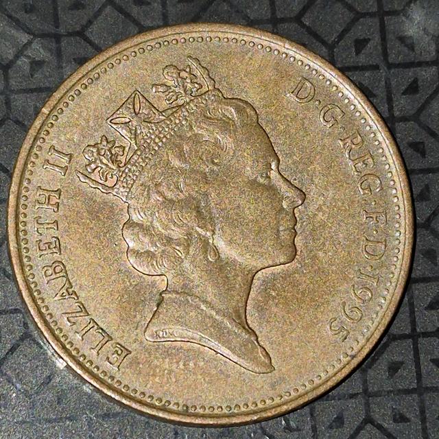 British coin 2 pennies. รูปที่ 5