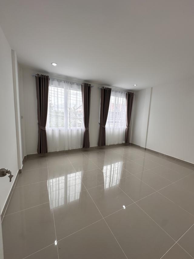 หมู่บ้านเหมชาติ ถ.เลียบวารี บ้านสวย รีโนเวทใหม่ ทำเลหนองจอก 17