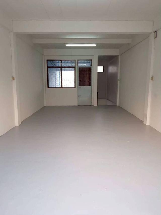 ขายอาคารพาณิชย์ 4 ชั้นครึ่ง ซ.เอกชัย 69 บางบอน พร้อมเข้าอยู่ ทำเลดี เดินทางสะดวกใกล้เซ็นทรัล พระราม 2 9