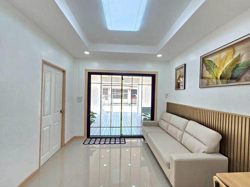 หมู่บ้านพฤกษา3  ถนนวัดลาดปลาดุก บางบัวทองทาวน์เฮาส์ชั้นเดียว ตกแต่งใหม่พร้อมอยู่ หน้ากว้าง6เมตร 8