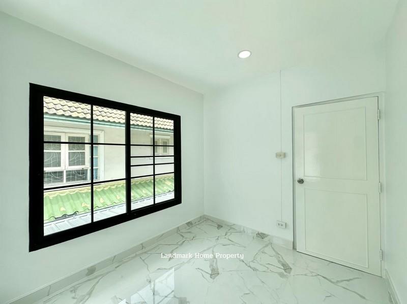 lN-030 ขายบ้านแฝด 2 ชั้น ใกล้ฟิวเจอร์พาร์ครังสิต พฤกษา13 คลอง3 คลองหลวง เนื้อที่ 24 ตรว 3นอน 2น้ำ 5