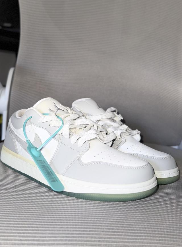 DC0774-105 AIR JORDAN 1 LOW 7