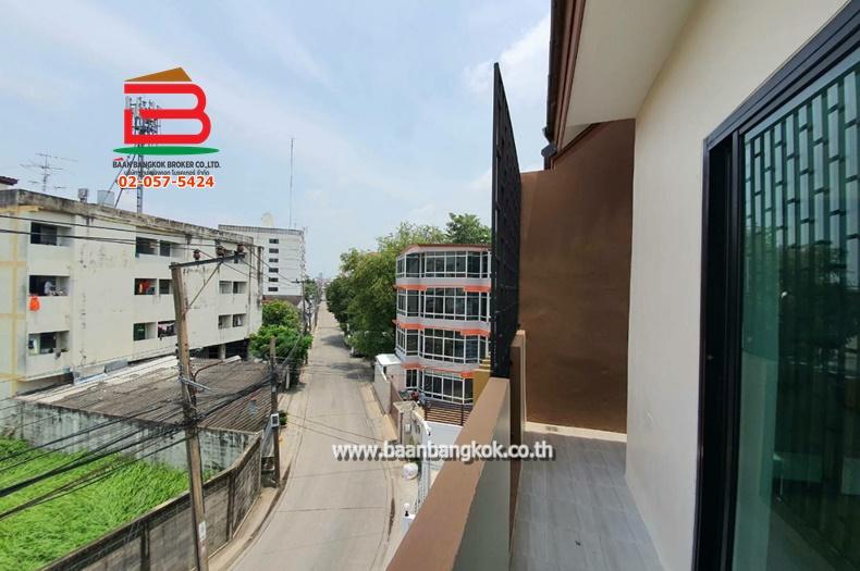 ทาวน์โฮม ซอยลาดพร้าว 96 เนื้อที่ 19.3 ตรว. ถนนลาดพร้าว เขตวังทองหลาง 12