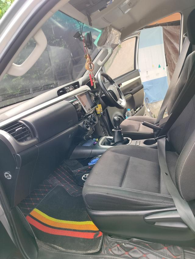 รถกระบะโตโยต้า รีโว่ 18