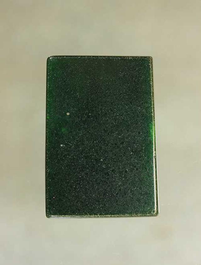 สมเด็จ เนื้อหยก สีเขียวปิดแผ่นทองที่ฐานเก่าค่ะ j345 2