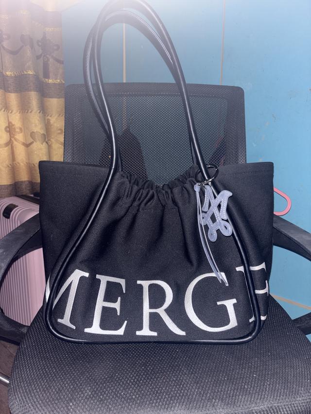 กระเป๋า merge a day bag