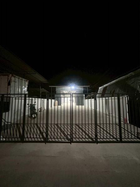 ให้เช่าโกดังโรงงานพร้อมออฟฟิศย่านกรุงเทพกรีฑา ขนาด 400 ตรม. พิกัดเขตสะพานสูง กรุงเทพฯ ใกล้มอเตอร์เวย์ ออกร่มเกล้า 8