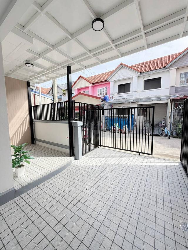 หมู่บ้านบัวทอง4 (คุณาภัทร) ถนนบ้านกล้วย-ไทรน้อยบางบัวทองทาวน์เฮ้าส์ 2 ชั้น ตกแต่งใหม่ 2