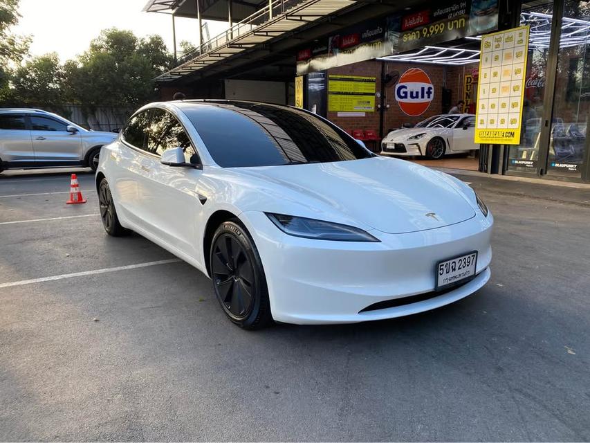 6 Tesla Model S สี WHITE สวยมาก