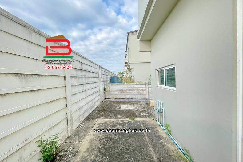 บ้านแฝด เนื้อที่ 35.8 ตร.ว. เดอะ วิลเลจ รังสิต-วงแหวน The Village Rangsit-Wongwaen ถนนรังสิต-นครนายก ตำบลลาดสวาย อำเภอลำลูกกา ปทุมธานี 16
