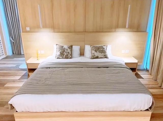 สนามกอล์ฟยูนิโก้ 700 ม. วิวสนามกอล์ฟ 3-4นอน ถ.กรุงเทพกรีฑา พระราม9 ARLบ้านทับช้าง 2.5 กม. บ้านสไตล์ญี่ปุ่นสุดหรู 3 ชั้น 6