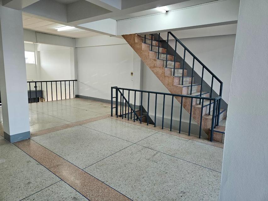 ให้เช่าตึกแถว 5 ชั้น ซอยวัดนักบุญเปโตร ตำบลท่าข้าม อำเภอสามพราน จังหวัดนครปฐม 5 ชั้น 5 ห้องนอน 5 ห้องน้ำ แต่งสวยพร้อมอยู่ ใกล้วัดนักบุญเปโตร 5