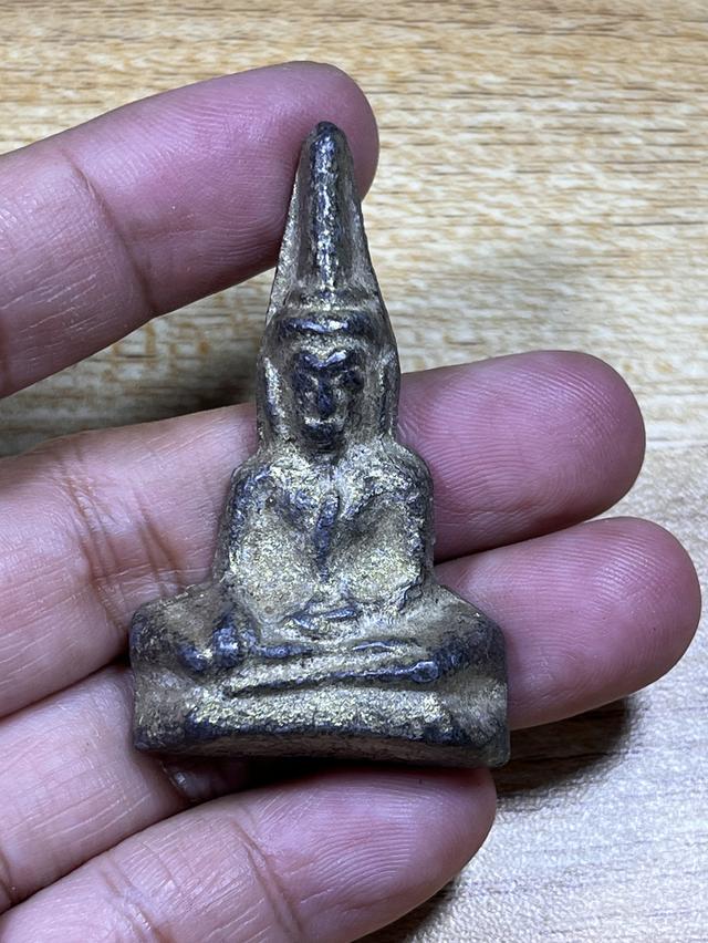 พระท่ากระดาน เนื้อชินกะไหล่ทอง