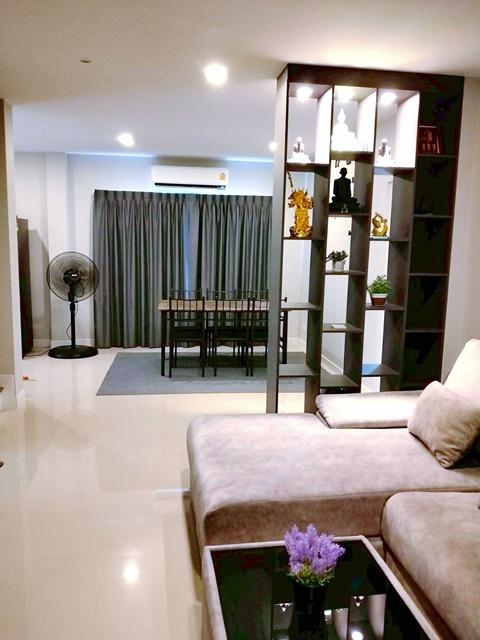 ให้เช่าคฤหาสน์ บ้านเดี่ยว 2 ชั้น 4นอน 52ตร.วา. 202ตร.ม. เซนโทร ประชาอุทิศ 90 แม็กซ์แวลู ประชาอุทิศ 1.7 กม. 3