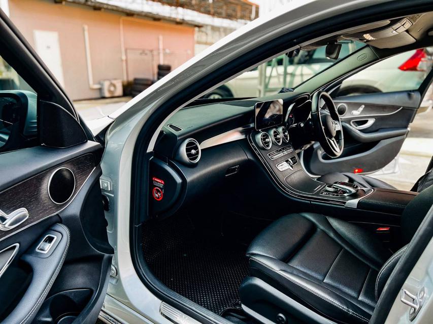 2019 Mercedes Benz C-CLASS C 220d 2.0 Avantgarde ดอกเบี้ยพิเศษสำหรับ ลูกค้าเครดิตดี เริ่มต้น 2.xx 3