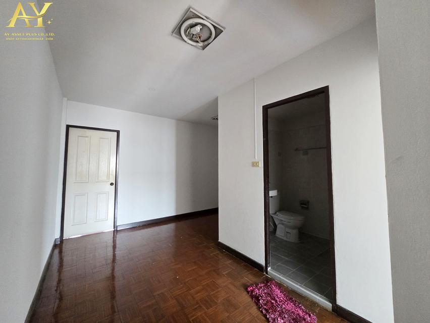 ขายตึก3.5ชั้น รีโนเวทแล้ว มบ.ศิรินเทพ9 ซ.มีสทีน ราษฎร์พัฒนา รามคำแหง2.5MB. 11