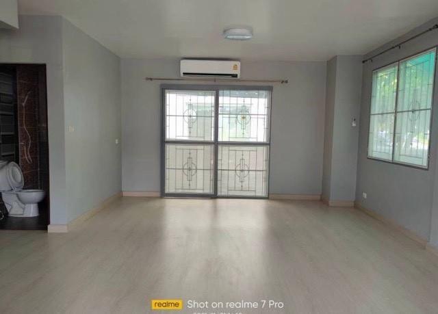 ขายทาวน์เฮ้าส์ 2ชั้น หลังหัวมุม โครงการ เดอะทรัสต์ ลำลูกกา คลอง 5 ทำเลใกล้วงแหวน เดินทางสะดวก 3