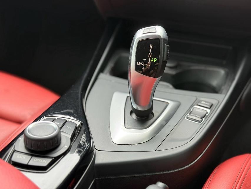 (แจ้งรหัสรถ PJP1007) 2016 BMW 118i Sport รูปที่ 13