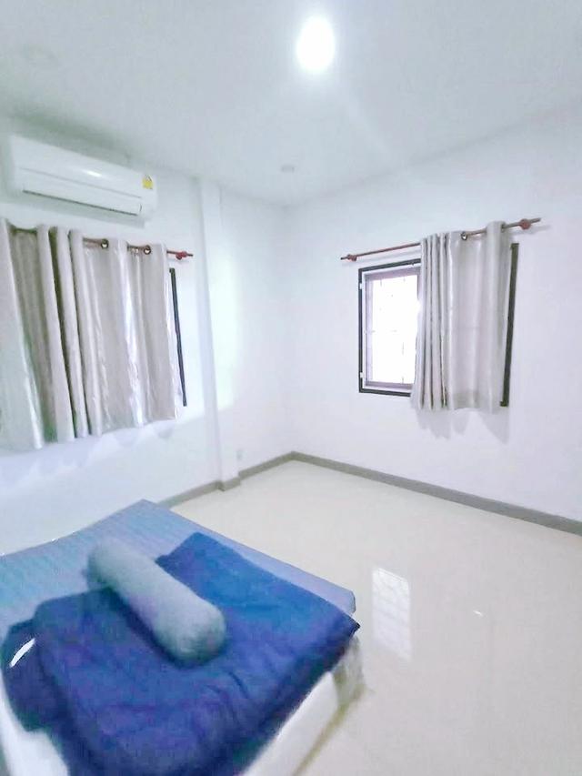 คลอง5 ธัญบุรี บ้านเดี่ยว มาร์เก็ตวิลเลจ รังสิต 2.9 กม. หลังมุม 52 ตร.วา.202 ตร.ม.รร.นานาชาติสยาม 4.2 กม. 3 นอน 3 น้ำ 5
