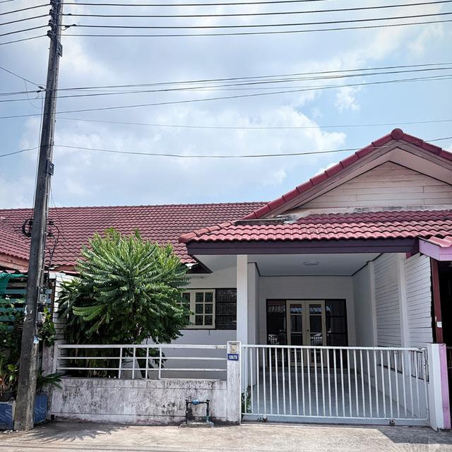 ทาวเฮ้าส์ชั้นเดียว มือสอง นิคม 304 ปราจีนบุรี 1