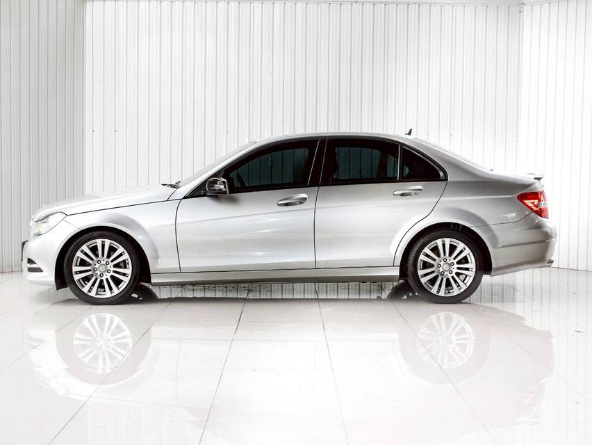 BENZ C200 CGI BlueEFFICIENCY ปี 2013 9