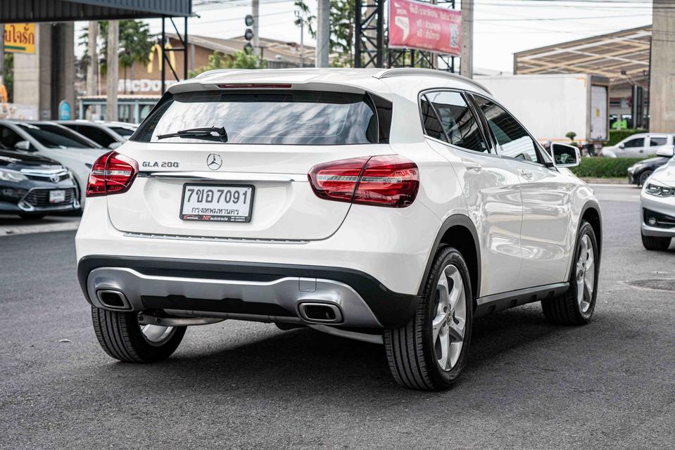 (แจ้งรหัสรถ NP7091) 🔥 MERCEDES-BENZ GLA200 URBAN FACELIFT ปี 2018 รูปย่อยที่ 4