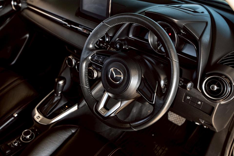 Mazda2 1.3 HighConnect Sport ปี 2017 สีดำ 16