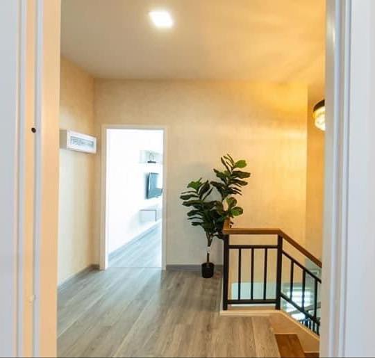 ทาวน์โฮม 2 ชั้น หน้ากว้าง 5.7 ม. 3 ห้องน้อน 3 ห้องน้ำ 8