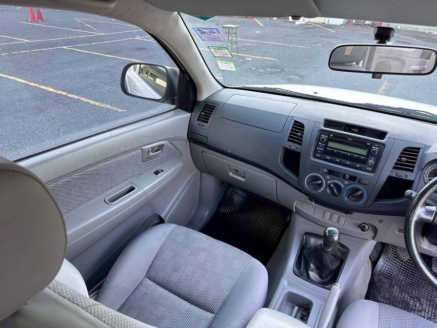 TOYOTA HILUX VIGO 2.7 VVT-i Open Cab เกียร์ M/T สีขาว ปี 2011 13