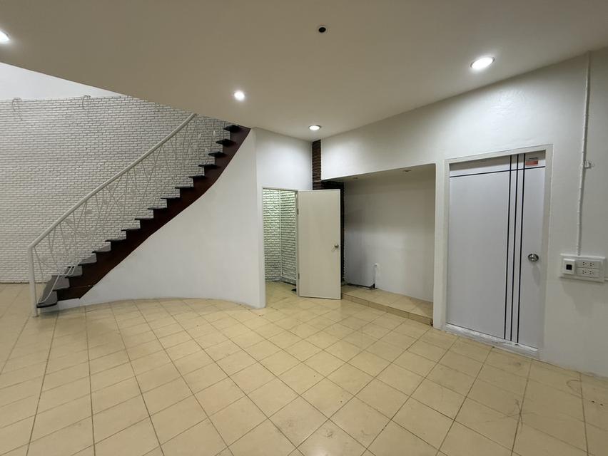 office / พื้นที่ ให้เช่า 3