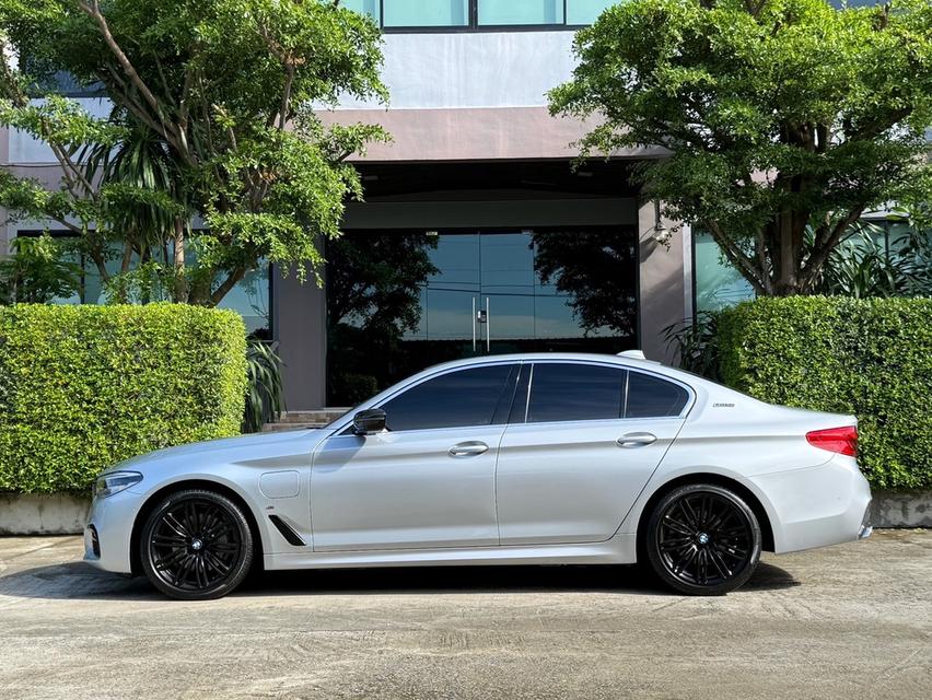 2020 BMW 530e SPORTLINE รถมือเดียว วิ่งน้อยเพียง 8X,XXX กม เข้าศูนย์ทุกระยะ รถไม่เคยมีอุบัติเหตุครับ 5