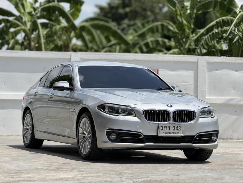 2015 BMW SERIES 5, 528i LUXURY โฉม F10 ปี10-17สีเทา เครื่องยนต์เบนซิน 4 สูบ TwinPower Turbo 218 แรงม้า