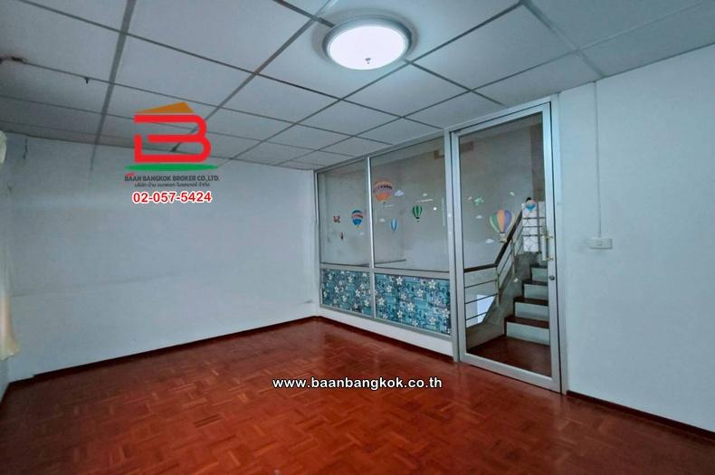 ทาวน์โฮม เนื้อที่ 18 ตร.ว. หมู่บ้านสรานนท์ (ติวานนท์-ปากเกร็ด 19) ถนนติวานนท์-ปากเกร็ด ตำบลบางพูด อำเภอปากเกร็ด นนทบุรี 8