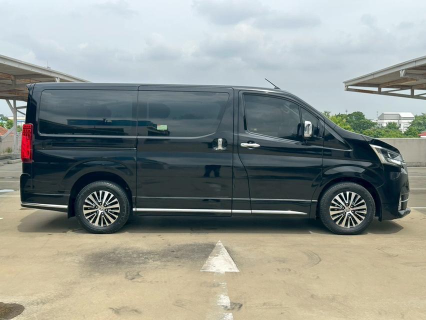 TOYOTA Majesty Model Premium 2.8L Diesel VN Turbo