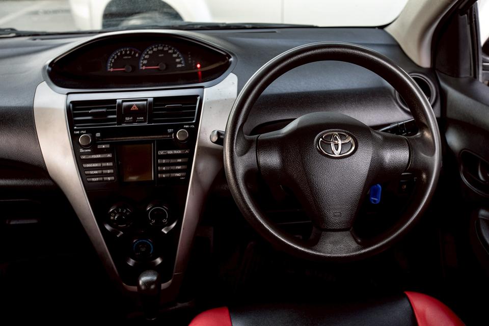 Toyota Vios 1.5E ปี 2010 เกียร์ออโต้ สีขาว   15