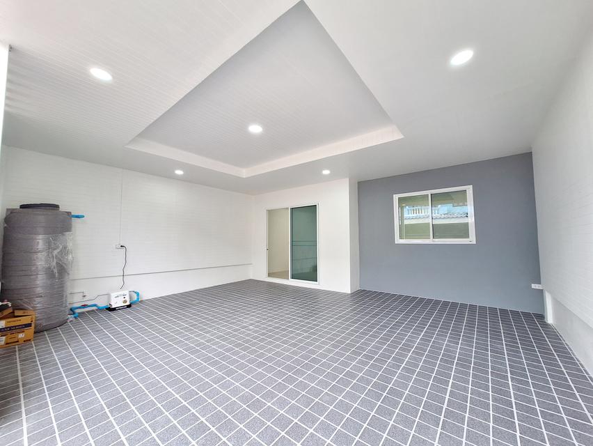 หมู่บ้านอยู่เจริญ 4 ลำลูกกาคลอง4 ถนนไสวประชาราษฎร์ ต.ลาดสวาย อ.ลำลูกกา จ.ปทุมธานี 4