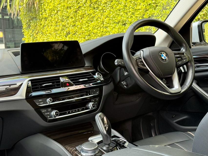 2018 BMW 520D G30 รถออกศูนย์ BMW THAILAND รถวิ่งน้อย เข้าศูนย์ตรงระยะ รถไม่มีอุบัติเหตุ ยางปี 2025 ครับ 12