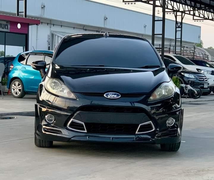 Ford Fiesta สีดำ 2