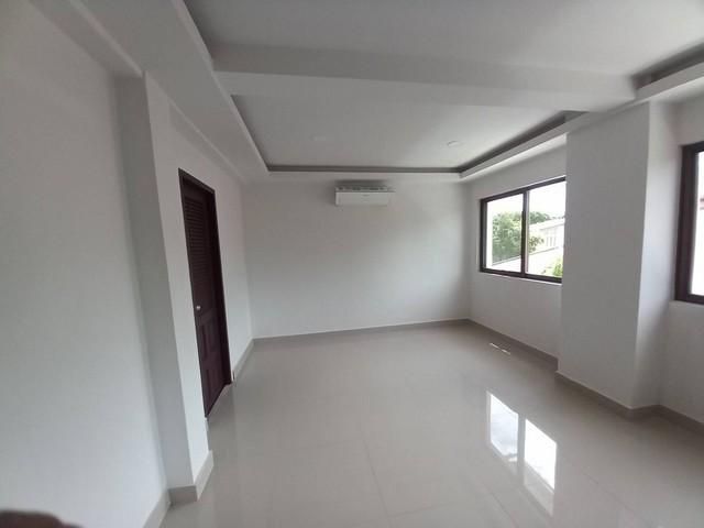 P616 ให้เช่าทาวน์โฮม 4 ชั้น หมู่บ้าน ลีโอคลาสสิค เพลส Leo Classic Place ทองหล่อ 49 ทำเลดี ใจกลางทองหล่อ เหมาะสำหรับอยู่อาศัยและทำโฮมออฟฟิศ 14