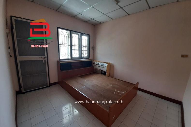 ทาวน์เฮ้าส์ หมู่บ้านพิศาล (ท่าข้าม 30) (ใกล้เซ็นทรัลพระราม 2) เนื้อที่ 18 ตรว.แขวงแสมดำ เขตบางขุนเทียน 9