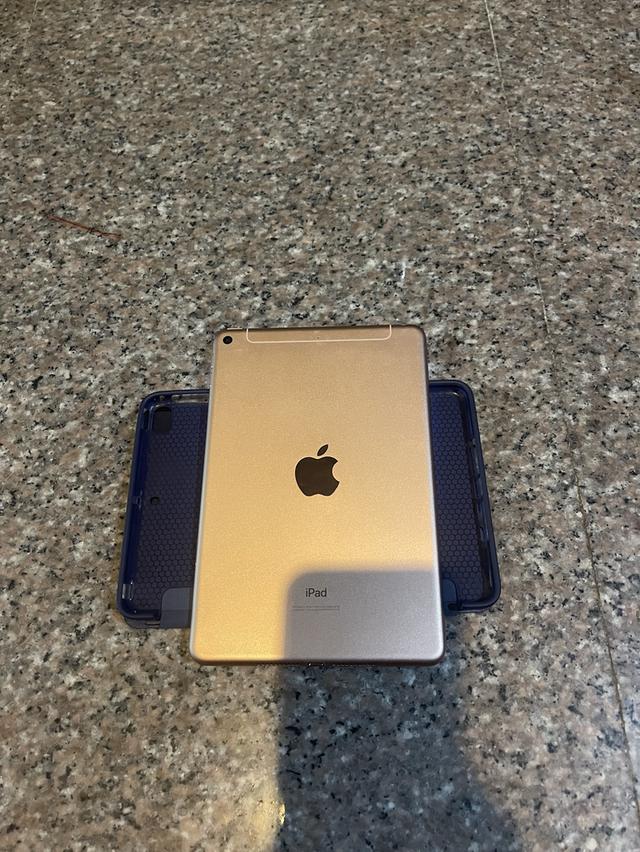 ขายiPadMini5สีRose Gold 64กิ๊กสูนTrue Wifi Celluerใส่ซิมได้สวยๆถูกมากกก