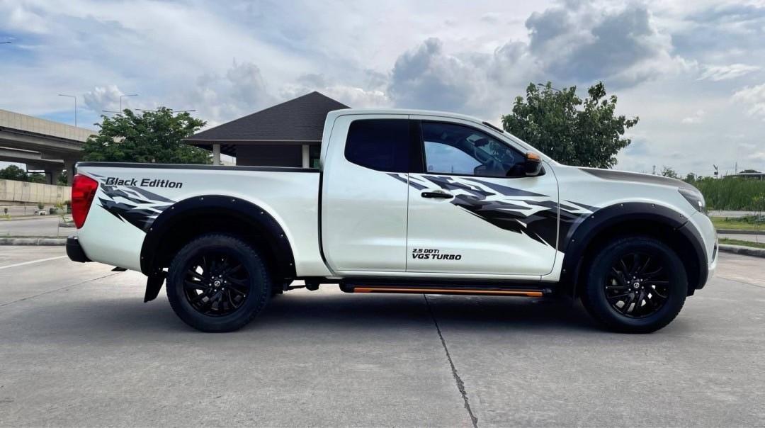 Nissan NP300 Navara 2.5 Calibre E Black Edition ปี2020 4