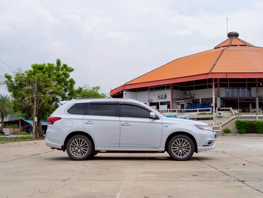 ขาย Mitsubishi Outlander 2.4GT 4wd ปี21