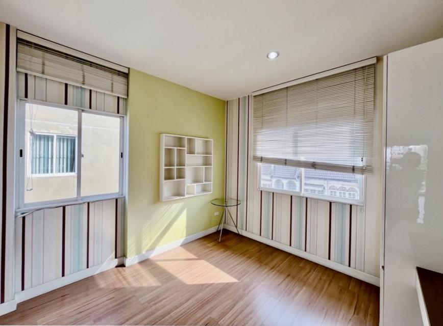 ให้เช่า ทาวน์เฮาส์ 3 ชั้น – นลิน อเวนิว รามคำแหง 138 | 28 ตร.ว. 200 ตร.ม. | 3 นอน 3 น้ำ |  ทำเลดีเยี่ยม ใกล้จุดขึ้น–ลงทา 5