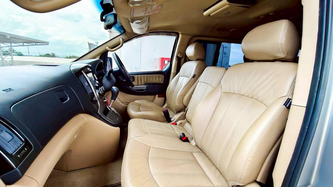 ขาย Hyundai H1 2.5Elite ปี16 14