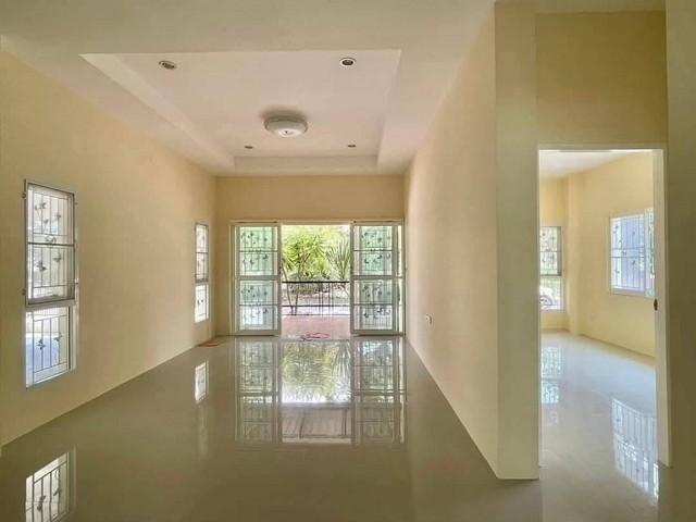 ให้เช่าบ้านเดี่ยวหลังใหญ่พนัสชลบุรี สิรัชชา พาร์ค ใกล้นิคมอมตะพานทองชลบุรี เฟส 8,9,10 บ้านอยู่หน้าสวนบรรยากาศดี 3